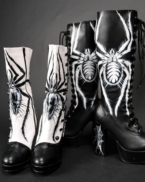 Spider Boots, Spider Shoes, Orb Weaver Spider, Three Pigs, Orb Weaver, Chop Chop, Faux Leather Boots, Textiles Fashion, Fashion Sewing