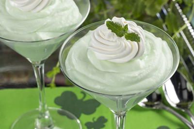 Minty Green Mousse Mint Mousse, Thank Your Lucky Stars, Mint Desserts, Dessert Board, Mousse Dessert, Mint Recipes, Ice Cream Pies, Whip Cream, Dessert Dips