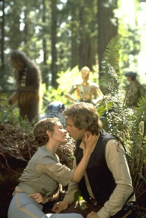 Princess Leia Hair, Leia And Han, Han Leia, Movie Kisses, Leia Costume, Leia Star Wars, Han And Leia, Star Wars Princess Leia, Star Wars Princess