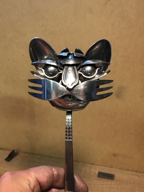 Flatware Art, Fork Art, Scrap Recycling, Metal Welding Art, Cutlery Art, Silverware Art, Recycled Metal Art, Halloween Wood Crafts, Spoon Art