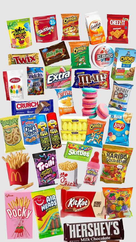 Snacks To Have In Your Room, How To Sell Snacks At School, Snacks For Locker, Snack For Sleepovers, Locker Snacks Stash, Snack Locker Ideas, Yummy Snacks To Buy, Snacks To Buy At The Store, Snacks To Get At The Grocery Store