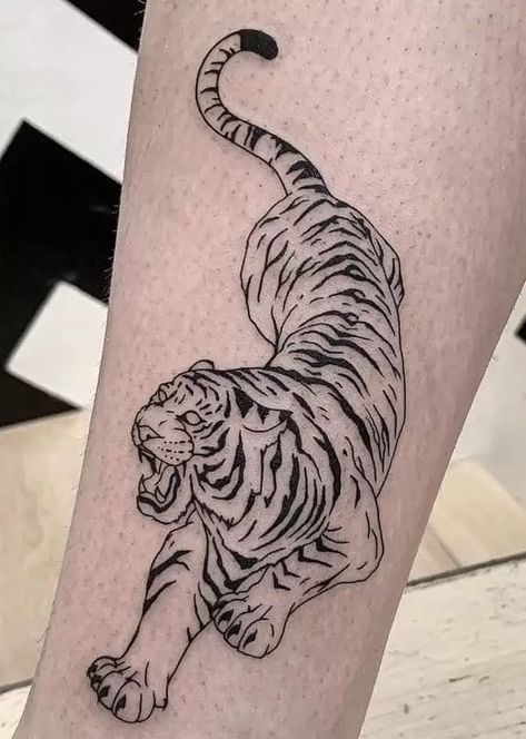 Tiger Tattoos: Placement, Tattoo Styles & Ideas Tattoos Placement, Placement Tattoo, Gotik Tattoo, Japanese Tiger Tattoo, Tiger Tattoos, Girl Back Tattoos, Tiger Tattoo Design, Muster Tattoos, Inspiration Tattoos