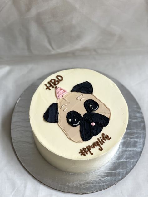 Pug Cakes, Bento Cake Designs, Pug Dog Cake, Pug Birthday Cake, Bento Cake Ideas, Pug Cake, Bulldog Cake, Pug Birthday, Cake In A Can