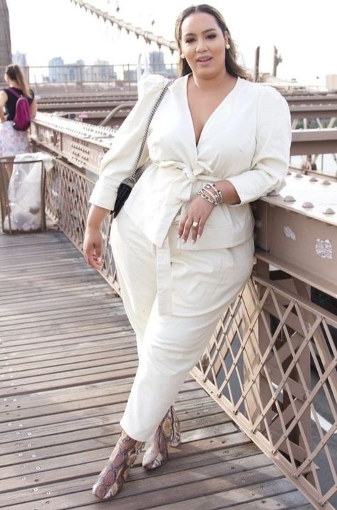 Plus Size White Outfit, White Party Outfit, Plus Size Looks, Sophisticated Outfits, All White Outfit, Neue Outfits, Moda Plus, Plus Size Fashion For Women, Curvy Outfits