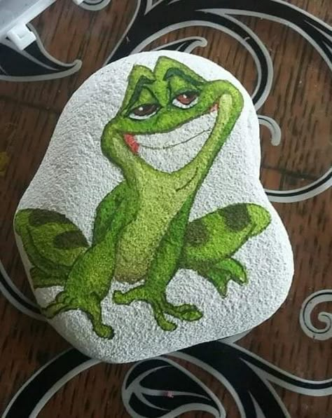 Painted Frogs On Rocks, Duck Rock Painting, Painted Frog Rocks, Frog Rock Painting Ideas, Frog Rock, Garden Rock Art, Diy Rock Art, Painted Rock Animals, Stone Art Painting