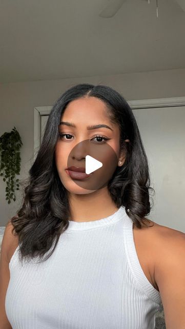 Mariah Ashley ♡ on Instagram: "stiff WHEREEEE?!🫣how I prep my hair to make sure I get the best silk press at home🤞🏽" Silk Press Natural Hair Before And After, Medium Length Silk Press Hairstyles, Old Silk Press Hairstyles, Slik Press For Black Women Hairstyles, Silk Press Natural Hair Curls, Medium Length Hair Styles Black Women, Short Silk Press Hairstyles, Curly Silk Press, Silk Press With Body Curls