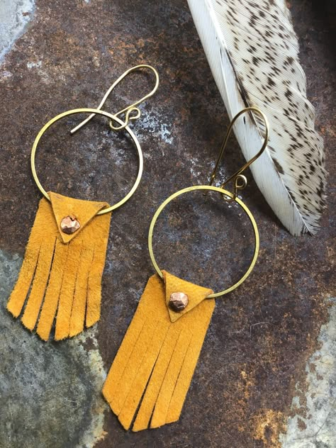 Leather And Metal Jewelry, Denim Earrings, Urban Cowgirl, Handmade Leather Jewelry, Diy Leather Earrings, Diy Leather Projects, Leather Jewelry Diy, Denim Jewelry, Leather Jewellery