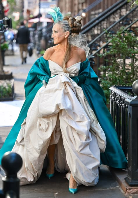 Carrie Bradshaw Wedding Dress, Vivienne Westwood Wedding Dress, Vivienne Westwood Wedding, Sara Jessica Parker, Carrie Bradshaw Outfits, Carrie Bradshaw Style, Kristin Davis, Erin Wasson, Moda Chic