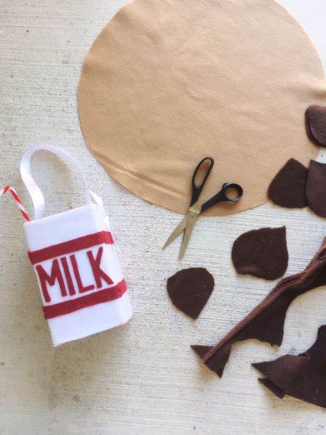 Chocolate Chip Cookie Costume, Cookie Costume Diy, Cookie Halloween Costume, Halloween Costumes For Sisters, Halloween Chocolate Chip Cookies, Chip Costume, Matching Family Halloween Costumes, Toddler Cookies, Diy Baby Costumes