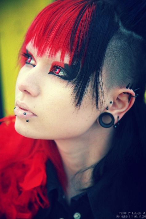 <3 Vertical Labret, Halloween Contact Lenses, Halloween Eye Makeup, Alternative Makeup, Body Modification, Goth Beauty, Punk Girl, Stretched Ears, Contact Lenses Colored