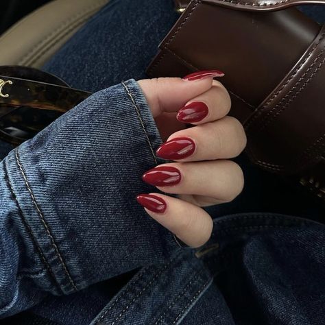 scarlett dreams dnd 753 Fall Dnd Gel Colors 2024, Dnd Scarlet Dreams, Dnd Dark Red Gel Polish, Burgundy Red Nails, Nail Colora, Cherry Cola Nails, Dnd Fall Nail Colors, Dnd Nail Colors, Burgundy Nail Polish