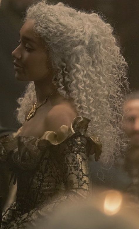 House Of The Dragon Laena Velaryon, Laena Velaryon House Of The Dragon, House Of The Dragon Costumes, House Of The Dragon Dresses, House Of The Dragon Characters, House Of The Dragon Aesthetic, White Curly Hair, Dance Of Dragons, Targaryen Women