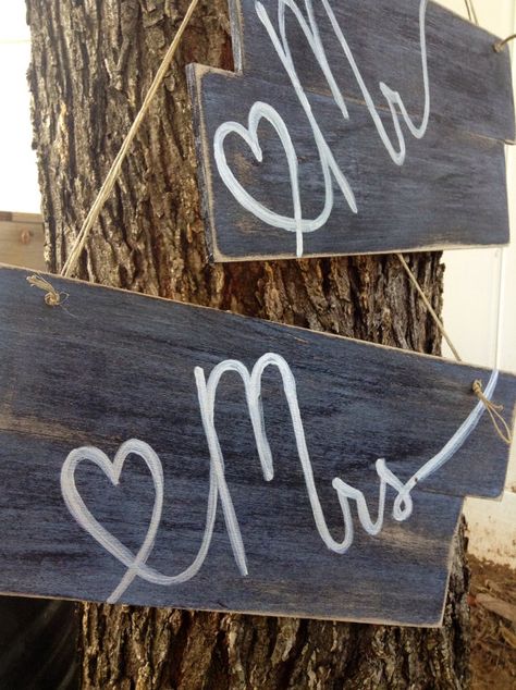 Mr. & Mrs. Signs Set - Chair Signs - Wall Signs - by TheEleventhLetter Shabby Chic Wedding Decor, Just Married Sign, Mr Mrs Sign, Log Slice, Wedding Photo Props, Wedding Chair, Venue Decorations, Country Weddings, Cute Stuff