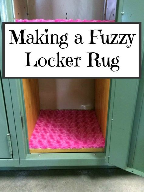 This is a guide about making a fuzzy locker rug. Kids love to decorate their school lockers to showcase their interests or simply to make it fun. Decorate Locker Ideas, Locker Crafts, Fur Rug Bedroom, Pink Rugs Bedroom, Locker Decorations Diy, Locker Rugs, Middle School Lockers, Joanna Gaines Kitchen, Locker Shelves