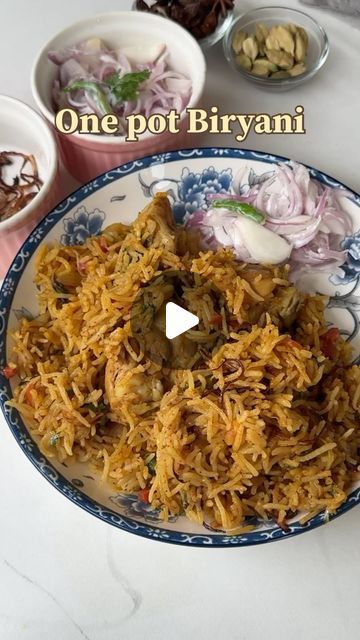 One Pot Chicken Biryani, Quick Sweet Recipes, Chicken Biryani Recipe Indian, Biryani Recipe Video, Easy Chicken Biryani Recipe, Easy Biryani Recipe, Biryani Masala, Dry Spices, Black Cardamom