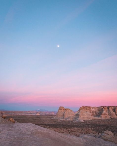 Desert Aesthetic, Camping Van, Adventure Lifestyle, Desert Vibes, Pretty Landscapes, Crater Lake, North Cascades, Pretty Sky, Lifestyle Travel