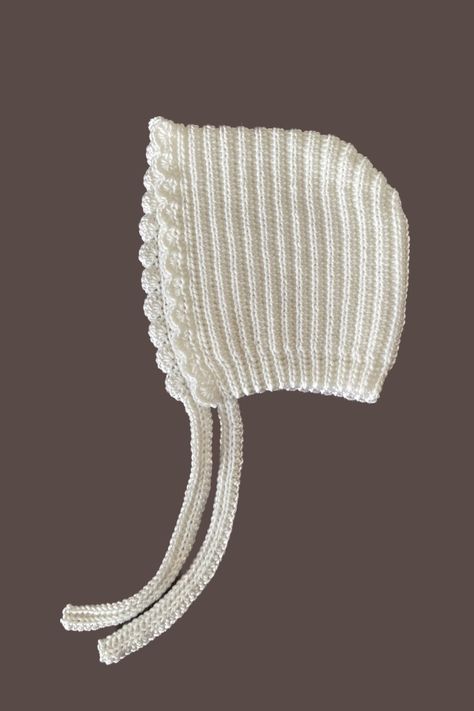 Crochet White Yarn, Crochet Ideas Hat, Crochet Bonnet Adult, White Yarn Crochet Projects, Hat Crochet Ideas, Crochet Hat Aesthetic, Crochet Bonnet Free Pattern, Crotchet Hat, Crochet Hat Ideas