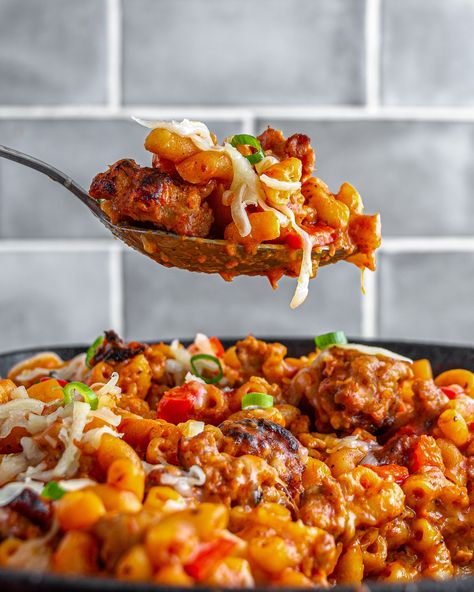 Mac And Cheese With Sausage, Mac And Cheese Box Recipe, Sausage And Bell Peppers, Sausage Mac And Cheese, Skillet Mac And Cheese, Sausage Mcmuffin, Kraft Mac N Cheese, Cheesy Macaroni, Cheesy Mac And Cheese