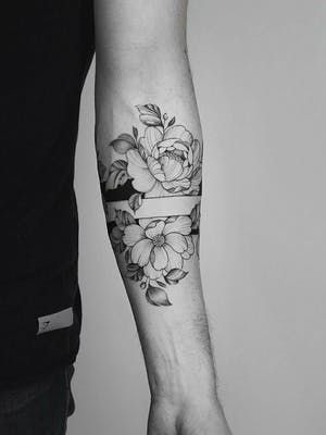 Tattoo uploaded by Claire | By #angelikaferrous #floral #flowers #blackwork #linework #armband | 425016 | Tattoodo