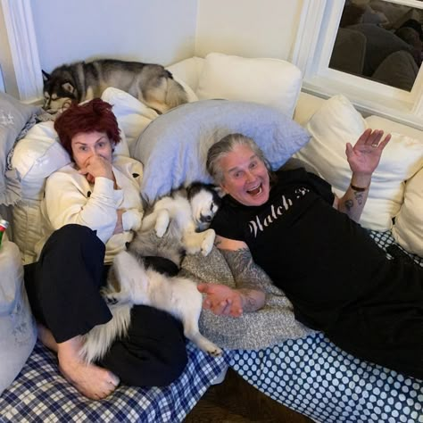 Sharon Osbourne Lives Like a Queen! Tour the 'Talk' Alum's Lavish L.A. Home With Husband Ozzy Sharon Osbourne Hair, Ozzy Osbourne Quotes, Ozzy Osbourne Family, Sharon And Ozzy, Ozzy And Sharon Osbourne, Black And White Backsplash, Back In 1982, Ozzy And Sharon, Ozzy Osbourne Black Sabbath