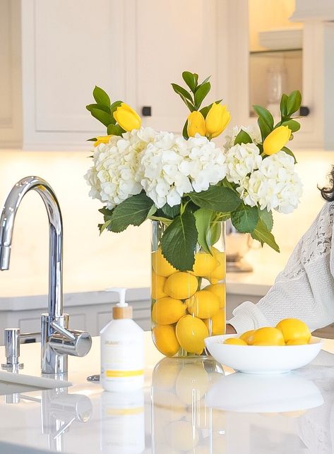 Lemon Table Decor, Lemon Vase, Lemon Centerpieces, Lemon Themed Bridal Shower, Lemon Kitchen Decor, Lemon Kitchen, Home Decor Ideas Living Room, Lemon Decor, Kitchen Home Decor