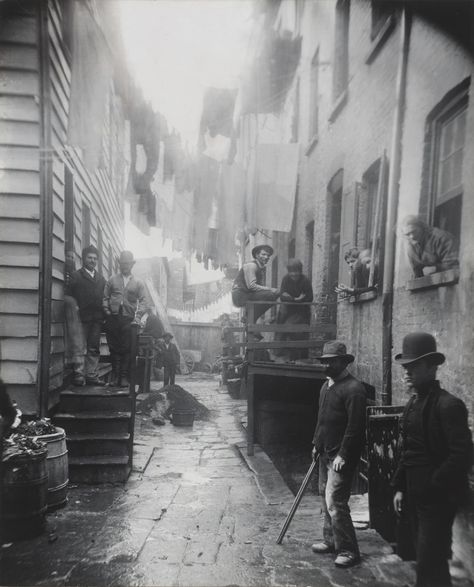 Jacob Riis, Lewis Wickes Hine, Ashcan School, Gangs Of New York, Mulberry Street, Edward Weston, Flatiron Building, Victorian London, Old New York