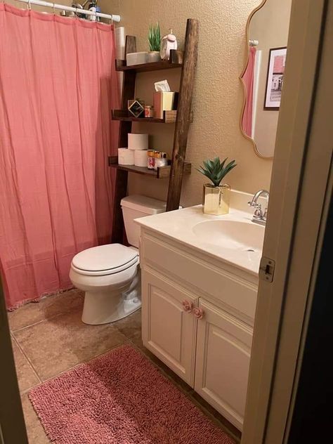 Pink Brown Bathroom Ideas, Pink And Brown Bathroom Decor, Pink Bathroom Apartment, Apartment Bathroom Decor Ideas Pink, Pink And Brown Bathroom Ideas, Bathroom Teenage Girl, Pink And Beige Bathroom, Pink And Gray Bathroom Ideas, Light Pink Bathroom Decor