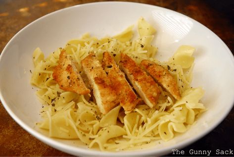 Copycat Noodles & Company Parmesan Chicken and Buttered Noodles Parmesan Noodles, Buttered Noodles Recipe, Noodles And Company, Chicken And Noodles, Buttered Noodles, Parmesan Crusted Chicken, Parmesan Chicken, Crusted Chicken, Noodle Recipes