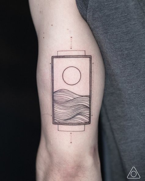 Tattoo Square Frame, Rectangle Tattoo Design, Rectangular Tattoo Ideas, Frame Tattoo Design Square, Rectangular Tattoo, Tri Tattoo, Tattoo Ideas Sun, Rectangle Tattoo, Outer Bicep Tattoos