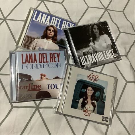 Lana Del Rey Cd, Lana Albums, Lana Del Rey Honeymoon, Red Smoothie, Cd Collection, Vinyl Cd, Lana Del Ray, Music Aesthetic, Still Love You