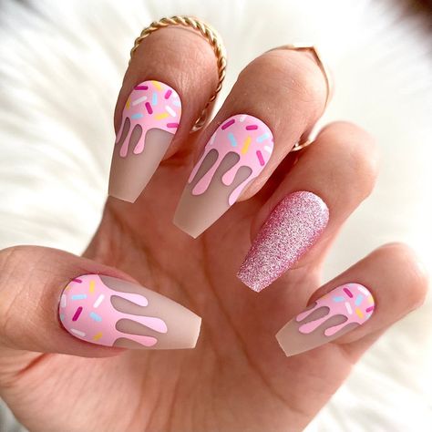 Abstract nails/ minimalist nails/nude nails/black and white abstract nail/trending nails/nail art/swirl nails 
#Butterfly nails #nails coffin #Cloud nails #diamond nails #nail designs #blue nails #nail stickers #nail art 
#Genuinely hand painted and designed #Black French Tip Nails #V Shape #ballerina nails #fake tips #nude nails #pink nails #cute nails # Sprinkle Nails, Ice Cream Nails, Unghie Sfumate, Unghie Nail Art, Drip Nails, Cream Nails, White Nail, Acrylic Nails Coffin Short, Dope Nails