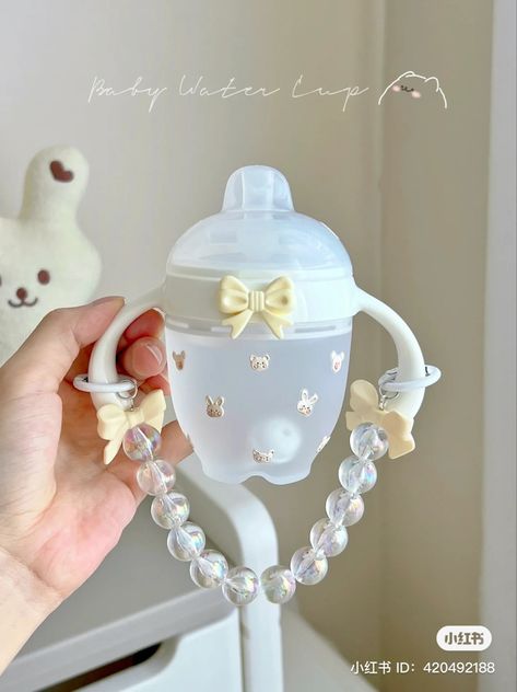 Baby Bottle Aesthetic, Baby Bottles Aesthetic, Baby Bottle, Baby Gril, Luxury Baby Clothes, Pregnancy Belly Photos, Baby Milk, Baby Alive, Baby Supplies