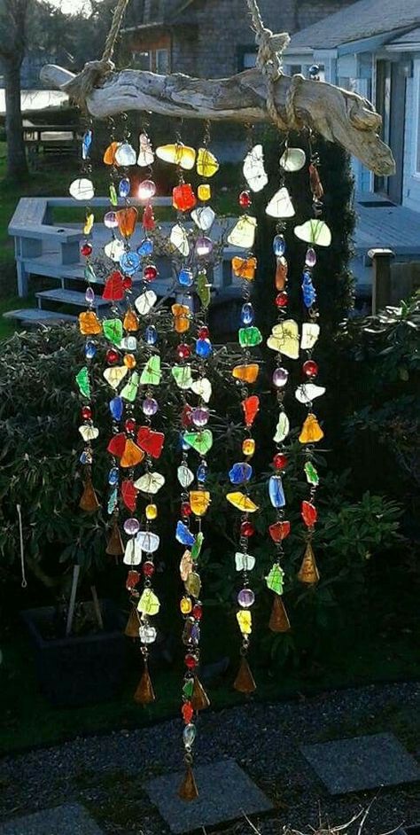 Sea Glass Chimes, Window Hanging Decor Ideas, Nature Themed House, Whimsical Diy Decor, Hippie Diy Decor, Diy Whimsical Decor, Diy Hippie Decor, Hippie Crafts Diy, Sun Chimes