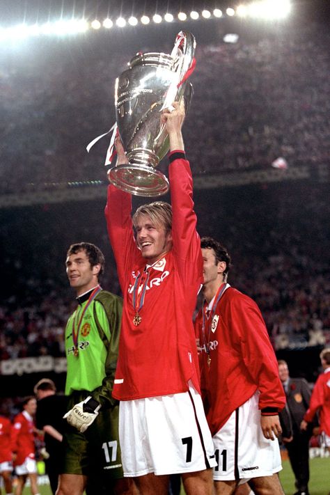 May 26 1999 David Beckham Man Utd, Young Beckham, David Beckham Manchester United, David Beckham Football, Beckham Football, David Beckham Style, Cristiano Ronaldo Manchester, Cristino Ronaldo, Manchester United Team