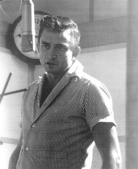 40 Cool Pics of a Young Johnny Cash in the 1950s and Early 1960s ~ vintage everyday Johnny Cash June Carter, June Carter Cash, Johnny And June, Rock N’roll, Johnny Cash, Music Icon, Music Legends, Country Singers, All Music