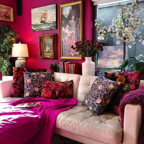 Maximalist Interior Design, Maximalist Interior, Maximalist Home, Maximalist Design, Maximalist Decor, Maximalism, Interior Trend, A Living Room, Eclectic Home