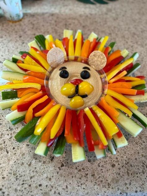 Lion Veggie Tray Jungle Party, Welcome Two The Jungle, Jungle Party Food, Veggie Plate, Baby Bash, Mystery Party, Veggie Tray, Jungle Party, Safari Baby