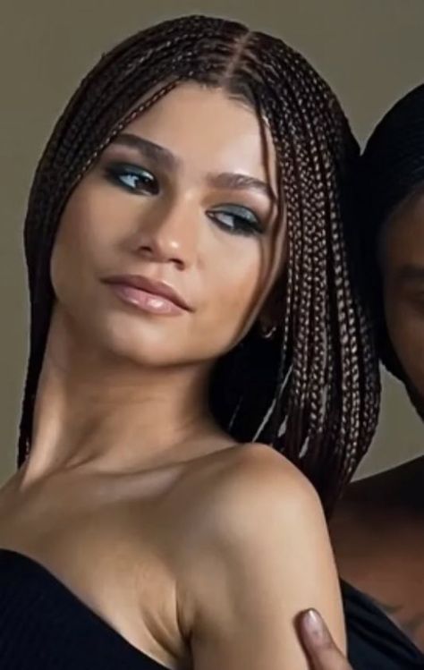 Zendaya Braids, Real Short Hair, Hairstyles Zendaya, Afro Hair Art, Shaggy Bob Haircut, Afro Braids, Cute Box Braids, Zendaya Maree Stoermer Coleman, Shaggy Bob