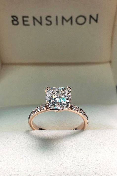 Trendy Engagement Rings, Big Wedding Rings, Most Popular Engagement Rings, Popular Engagement Rings, Future Engagement Rings, Beautiful Wedding Rings, Wedding Rings Halo, Best Engagement Rings, Image Description