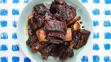 Tangy teriyaki and sweet prune juice are all you need to make flavorful, succulent short ribs. Best Short Rib Recipe, Baked Beef Ribs, Prune Juice, Beef Ribs Recipe, Three Ingredient Recipes, Short Ribs Recipe, 3 Ingredient Recipes, Braised Short Ribs, Beef Short Ribs