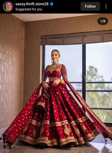 Bridal Lehenga Red Royal, Indian Bridal Wear Red, Baju Kahwin, Wedding Dress Sketches, Red Bridal Dress, Bridal Lehenga Designs, Latest Bridal Lehenga, Bride Dress Simple, Desi Wedding Dresses