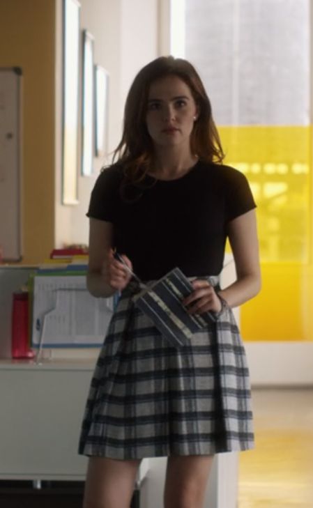 Business Casual Set It Up Movie Set It Up Movie Outfits, Set It Up Movie Aesthetic, Set It Up Movie, Zoey Deutch Set It Up Outfits, Set It Up Zoey Deutch, Zoey Deutch Set It Up, Flower Movie Zoey Deutch, Zoey Deutch Black And White, Zoey Deutch Before I Fall