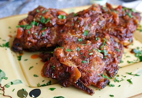 Calabrian Style Pork Ribs - A delicious combination of mushrooms, artichokes, veggie antipasto, and tomatoes  make this Italian dish irresistible. Spicy Indian Chicken, Indian Chicken, Hawaiian Food, Indian Cooking, Indian Dishes, Amazing Recipes, Pork Ribs, Sweet And Spicy, Turkey Recipes