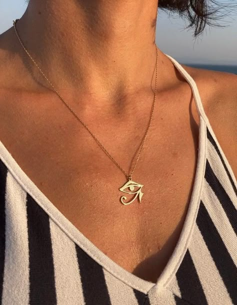 Egyptian Silver Jewelry, Ra Symbol, Egypt Necklace, Horus Necklace, Egyptian Accessories, Eye Of Horus Necklace, Symbol Jewelry, Ancient Egyptian Jewelry, Egyptian Eye