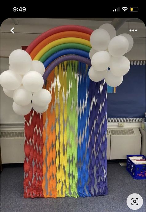 Hoco 2024, Rainbow Party Decorations, Idee Babyshower, Rainbow Birthday Party, Rainbow Decorations, Rainbow Theme, Stage Decorations, Rainbow Birthday, School Decorations