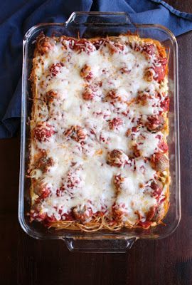 Spaghetti And Meatball Pie, Spaghetti And Meatball Casserole Baked, Spaghetti Meatball Bake, Spaghetti And Meatball Casserole, Spaghetti Meals, Spagetti And Meatball Recipe, Baked Spagetti, Meatballs Casserole, Meatball Spaghetti