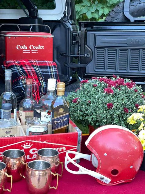 Pep Rally Food Ideas, Tailgating Aesthetic, Tailgate Decorations, Tailgate Bar, Tailgate Ideas, 30th Anniversary Parties, College Tailgate, Retro Picnic, College Tailgating