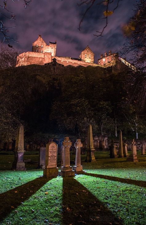 Sarah Wilson, Edinburgh Castle, Graveyard, Edinburgh, Castle, Road