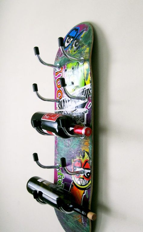 Skateboard Room, Skateboard Furniture, Skateboard Decor, Bar Deco, Skateboard Design, Diy Wine Rack, Skateboard Art, Diy Wine, Room Ideas Bedroom