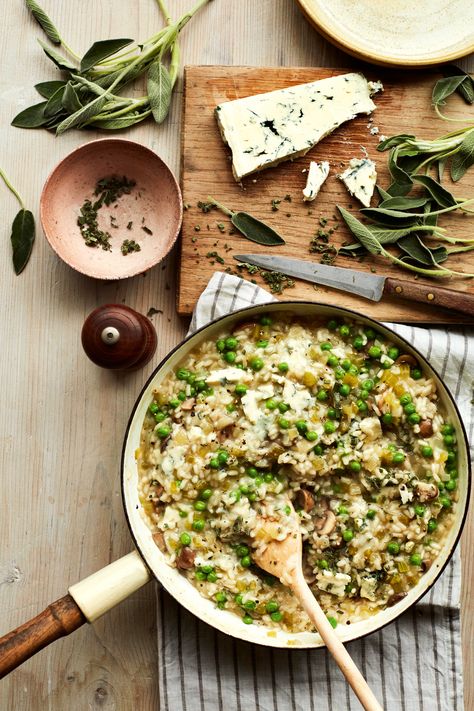 Mary Berry Blue Cheese & Sage Risotto | Cook & Share Mary Berry Cooks, Sage Risotto, Barley Risotto, Ottolenghi Recipes, Mary Berry Recipe, Midweek Meals, Berries Recipes, Mary Berry, Risotto Recipes